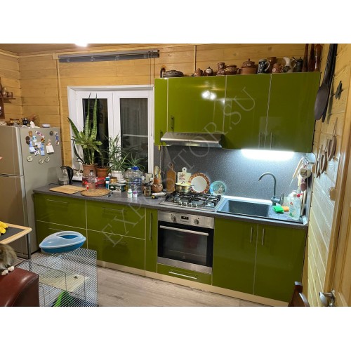 Кухня из зеленого пластика